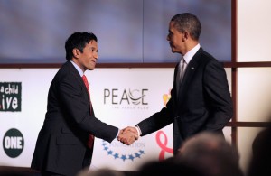 CNN-Dr-Sanjay-Gupta-welcomes-President-Barack-Obama-stage